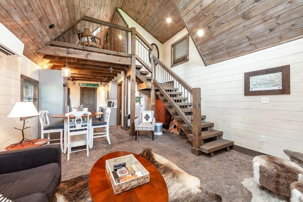 Romantic A-Frame Private Hottub Firepit Neargsmnp Sevierville Exterior photo